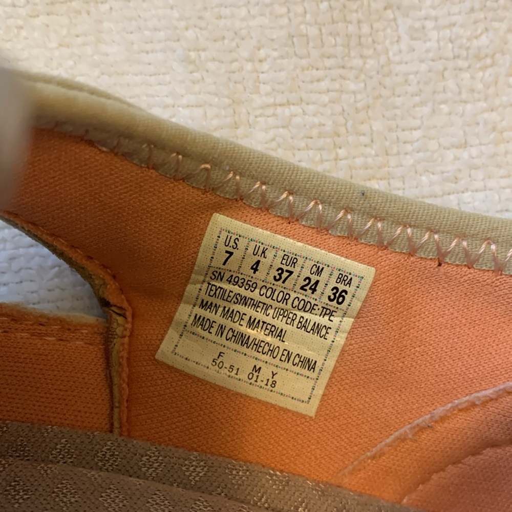 Skechers relaxed fit, air cooled, memory foam, tennis shoes, sneakers size 7 - Picture 9 of 10